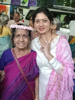 ज्येष्ठ महिलांसाठी आजीचा वाढदिवस