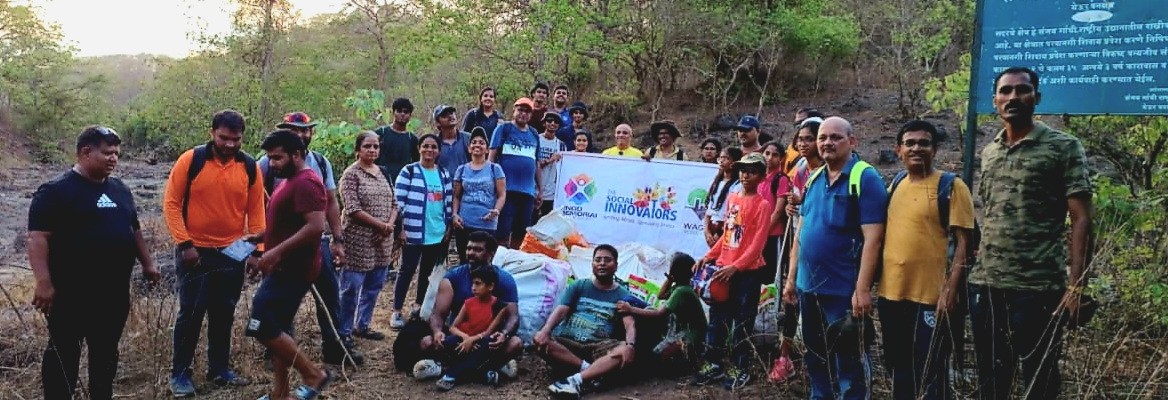 "एडवोकेट मुकेश ठोमरे"